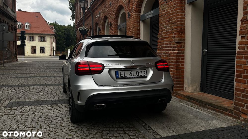 Mercedes-Benz GLA 220 4-Matic AMG Line - 2