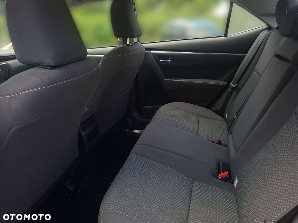 Toyota Corolla - 12