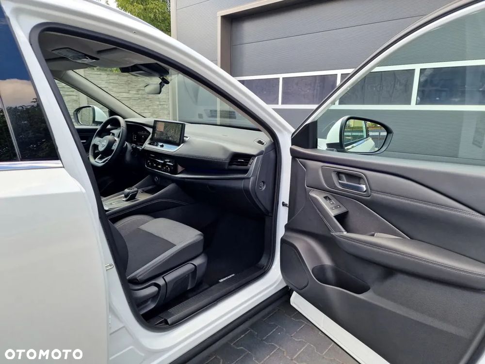Nissan Qashqai 1.3 DIG-T MHEV Xtronic N-Connecta - 25