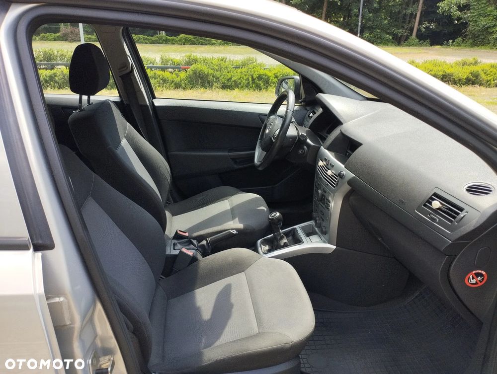 Opel Astra 1.4 Essentia - 22