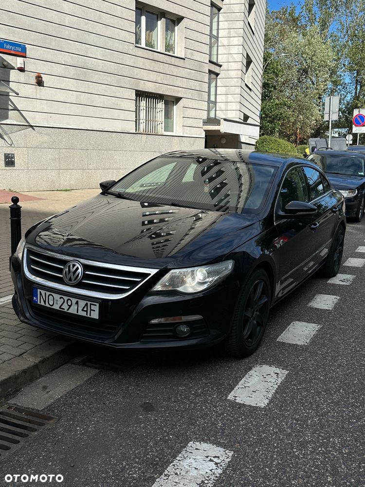 Volkswagen Passat - 1