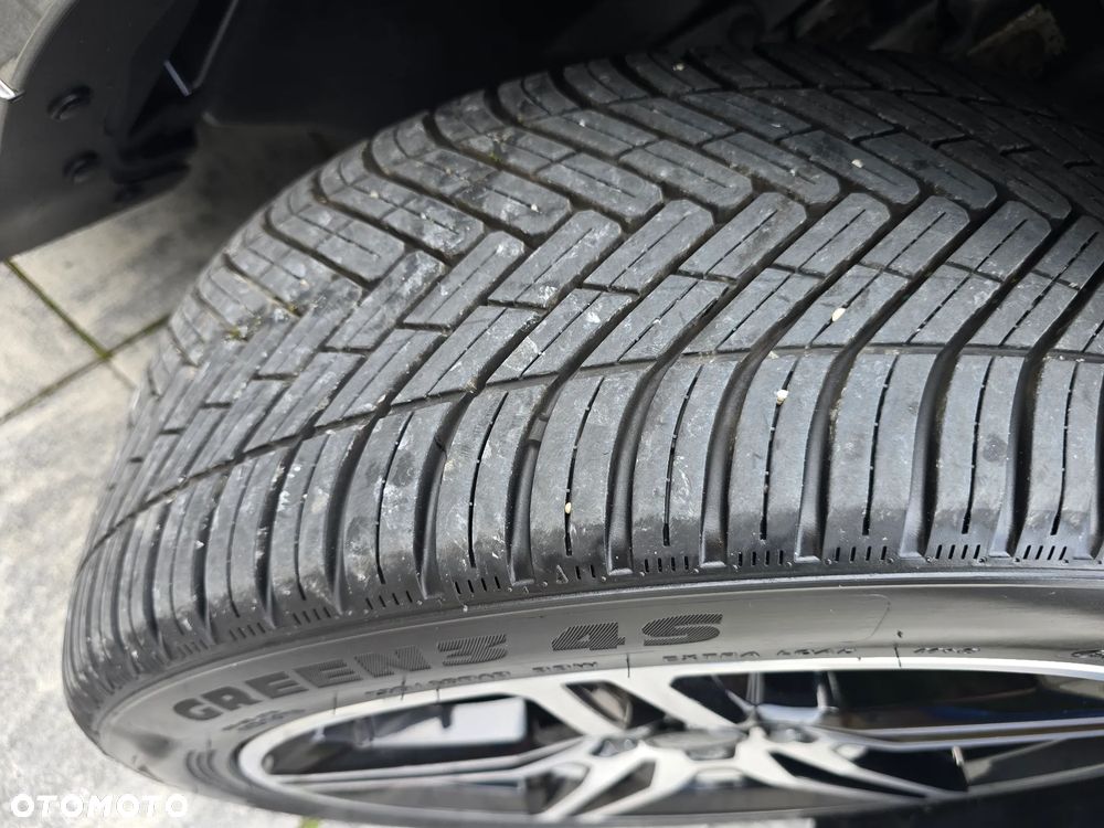 Ford Kuga 2.0 TDCi 2x4 ST-Line - 32