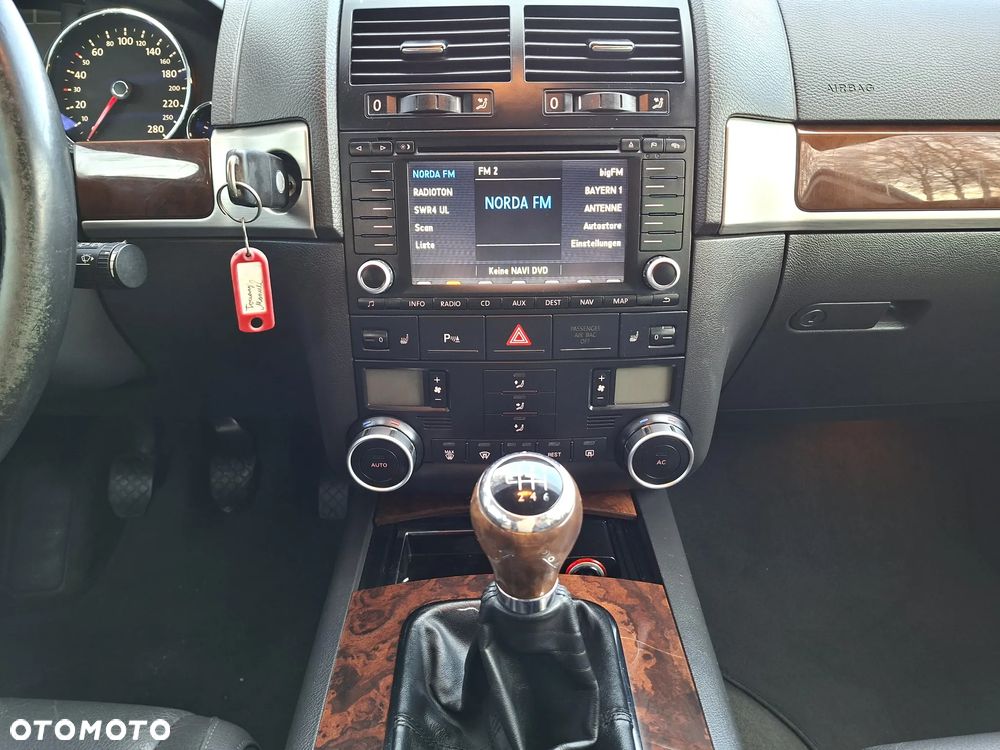 Volkswagen Touareg - 33