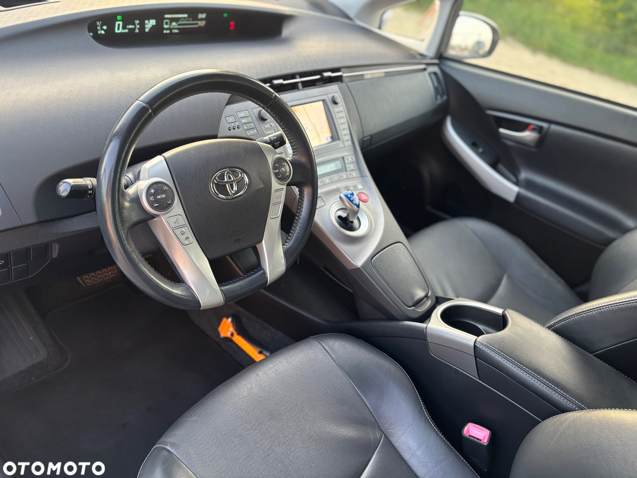 Toyota Prius 1.8 HSD Prestige - 28