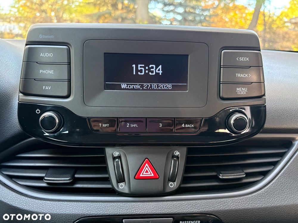 Hyundai i30 1.5 DPI Classic + - 23