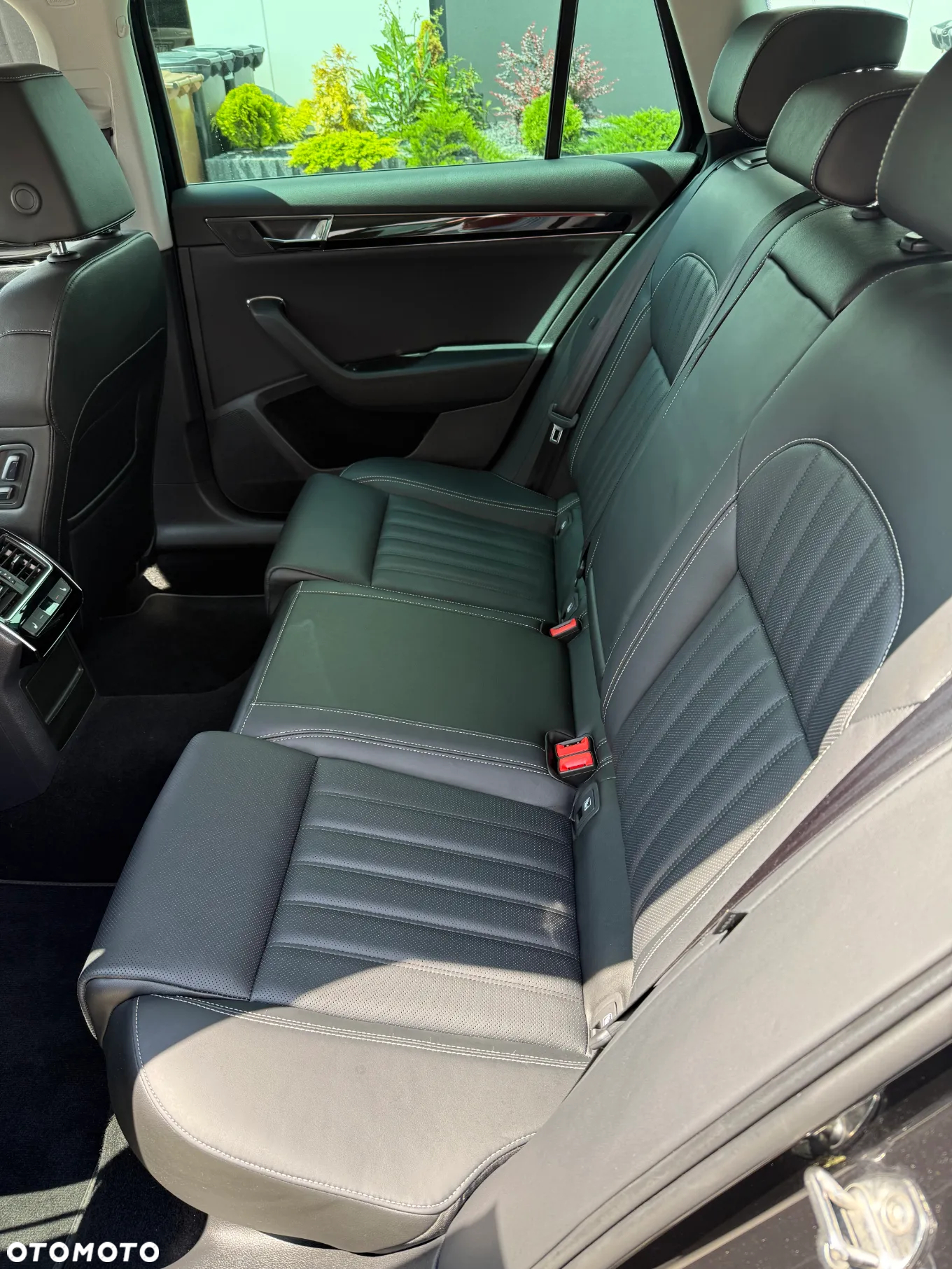 Skoda Superb 2.0 TDI SCR 4x4 L&K DSG - 10