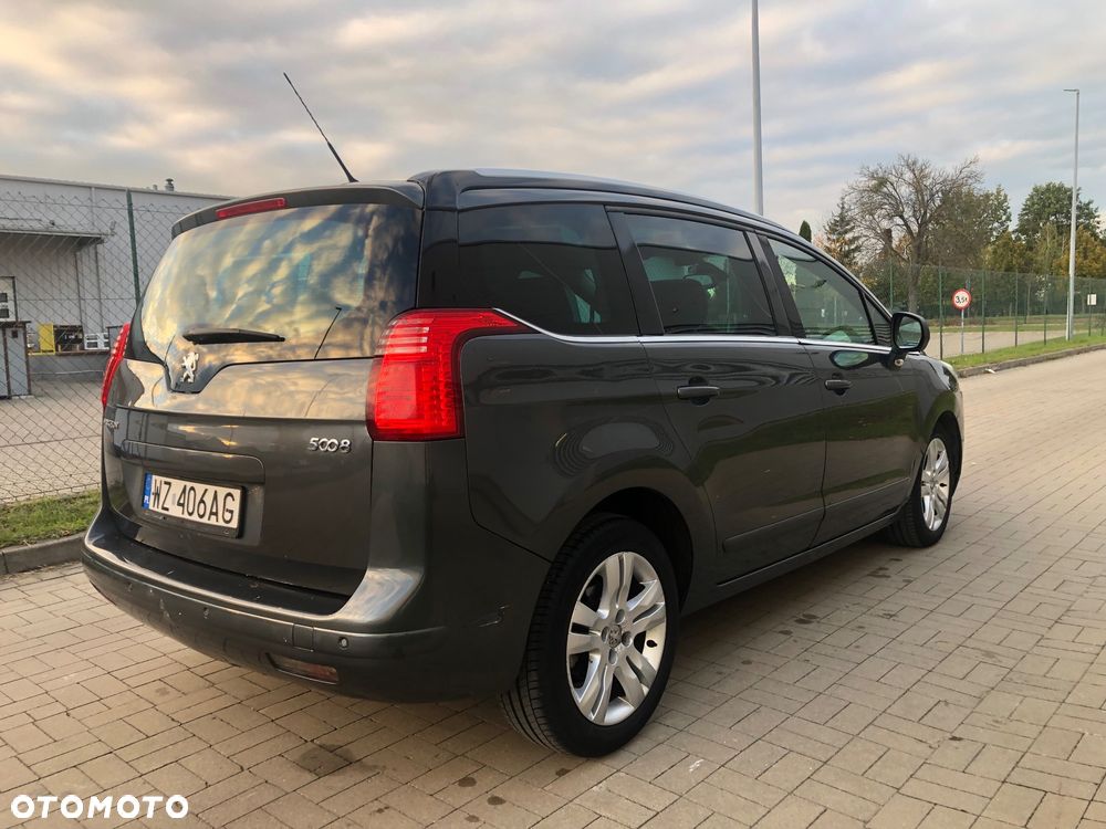 Peugeot 5008 2010 photo 5