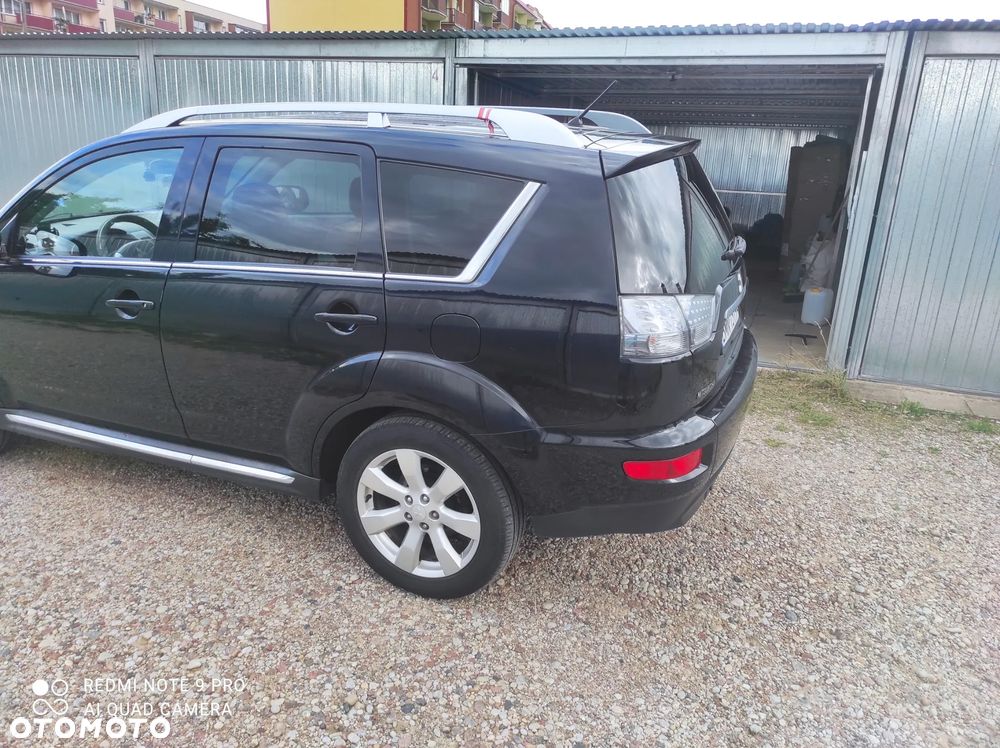 Mitsubishi Outlander - 12