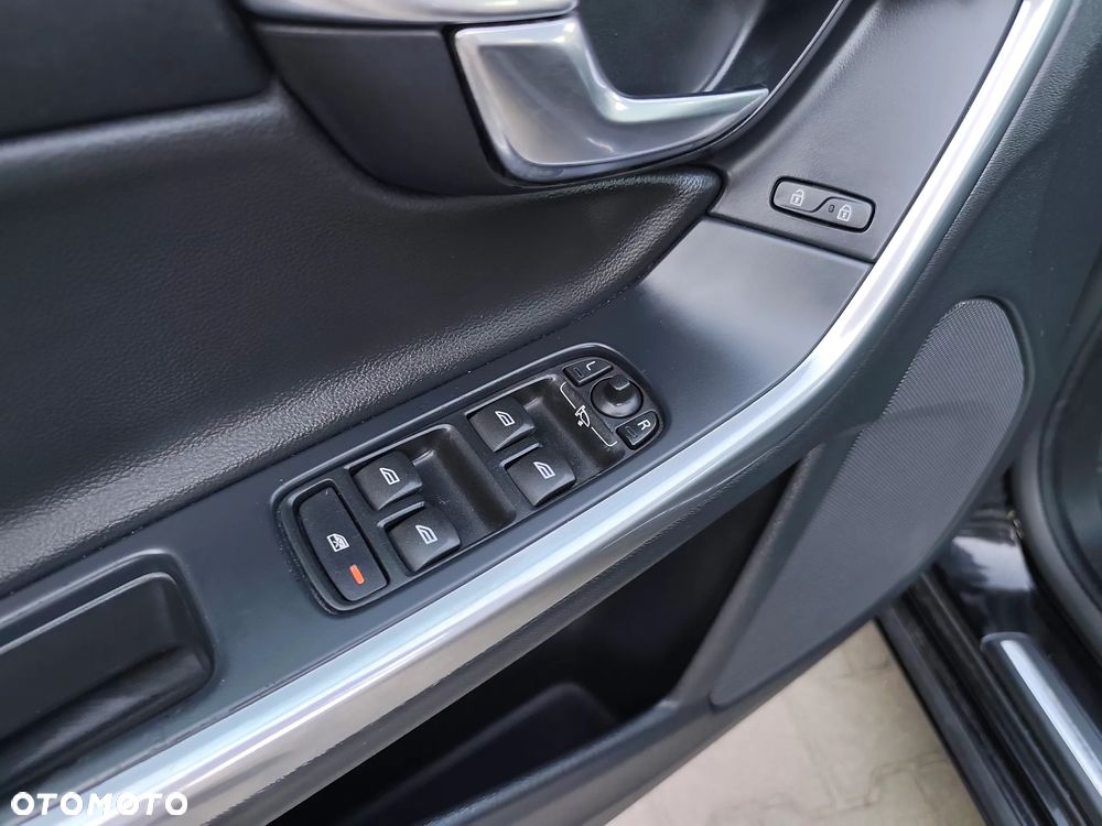 Volvo S60 D3 Summum - 32