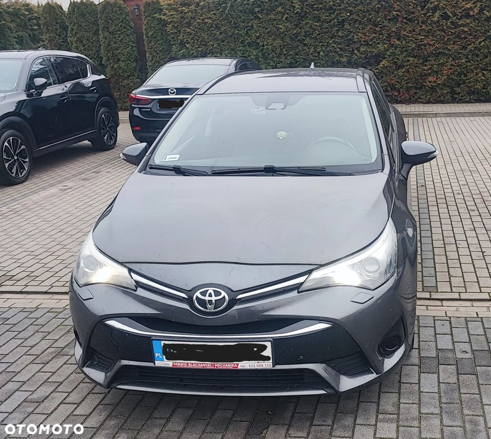 Toyota Avensis - 1