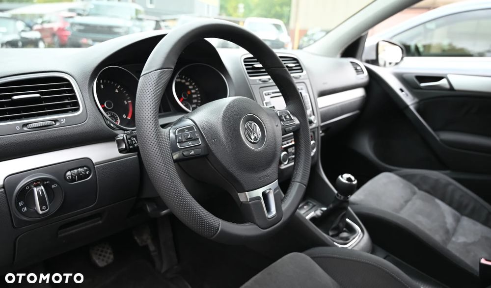 Volkswagen Golf - 17