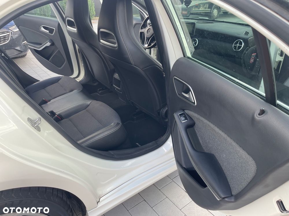 Mercedes-Benz Klasa A 180 d 7G-DCT - 25