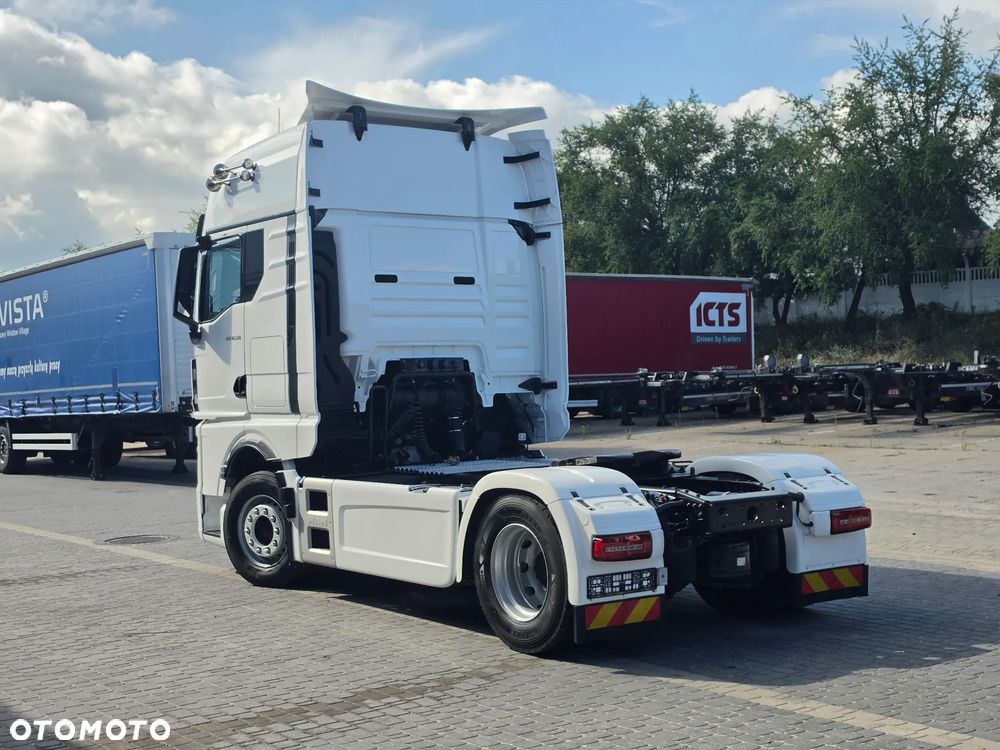 MAN TGX 18.510/ Pierwszy Właściciel /Import Niemcy / Zadbany /Euro 6/ Sobofer / Spojlery miedzy osiowe / 4 poduszki z tyłu / 2 komplety kluczy / - 9
