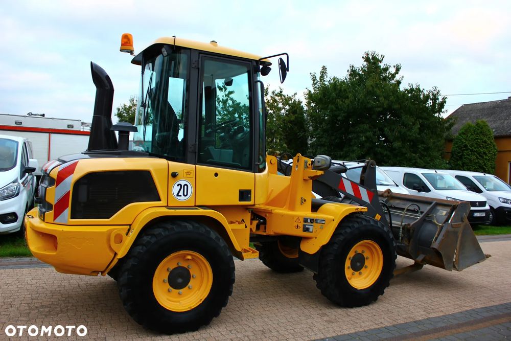 Volvo L30G - 11