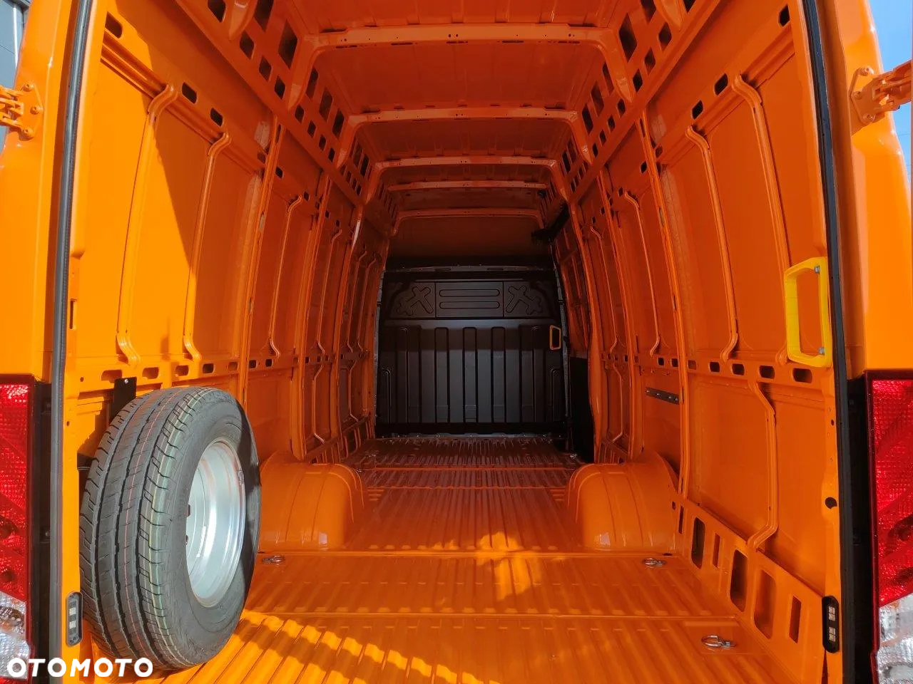 Iveco Daily / Pewny partner w biznesie ! - 16