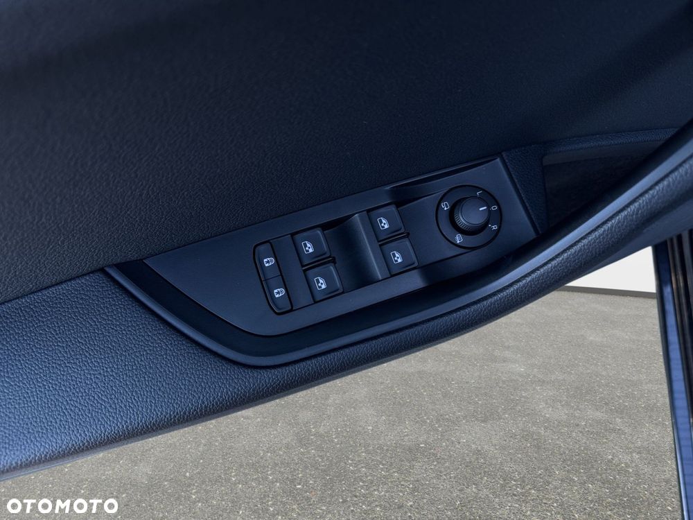 Skoda Superb 2.0 TDI DSG Ambition - 28