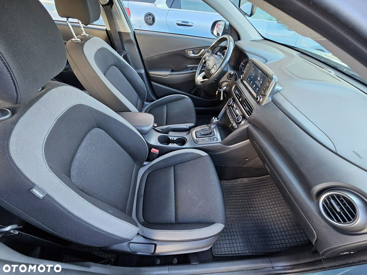 Hyundai Kona - 27