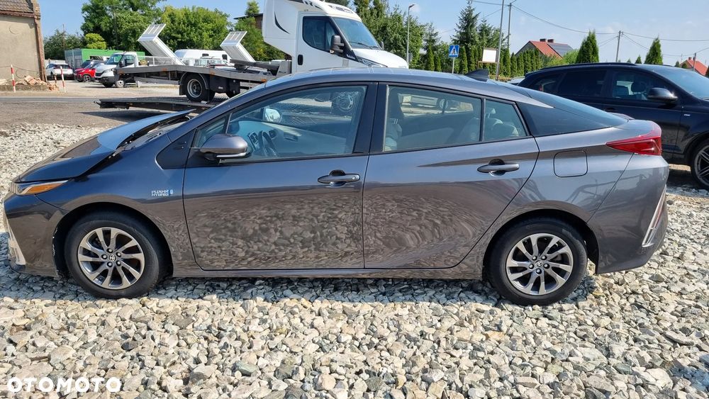 Toyota Prius Hybrid Executive - 13