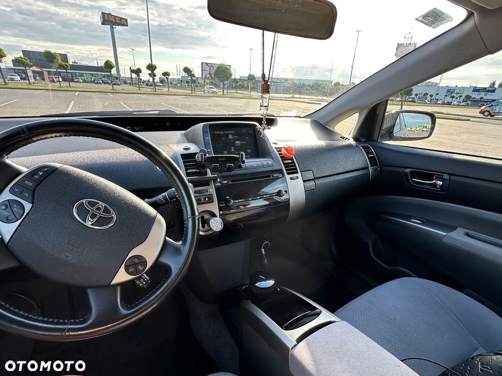 Toyota Prius - 12