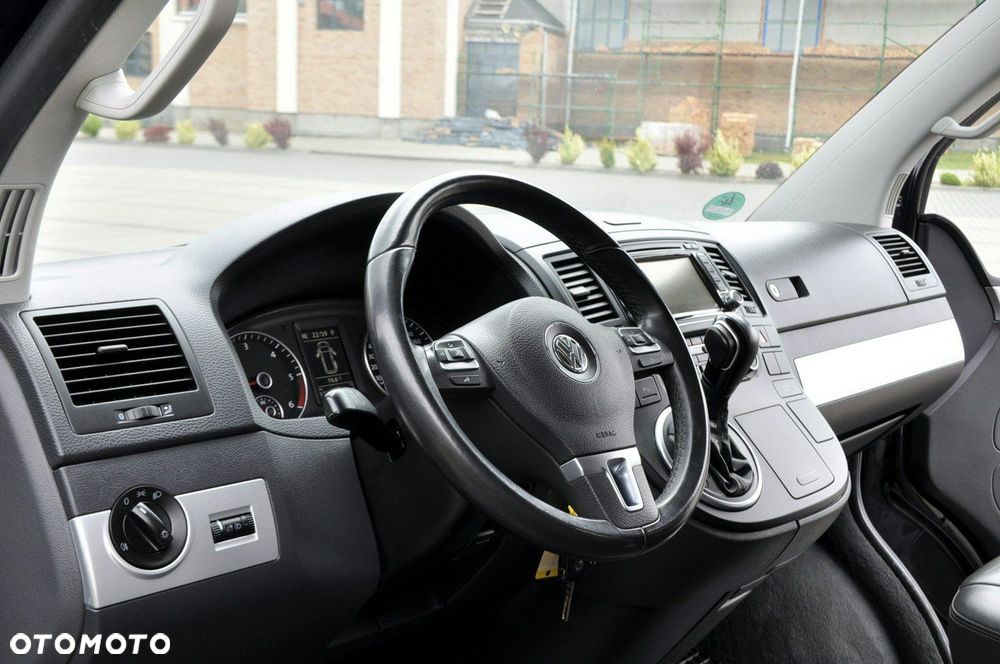 Volkswagen Multivan - 28