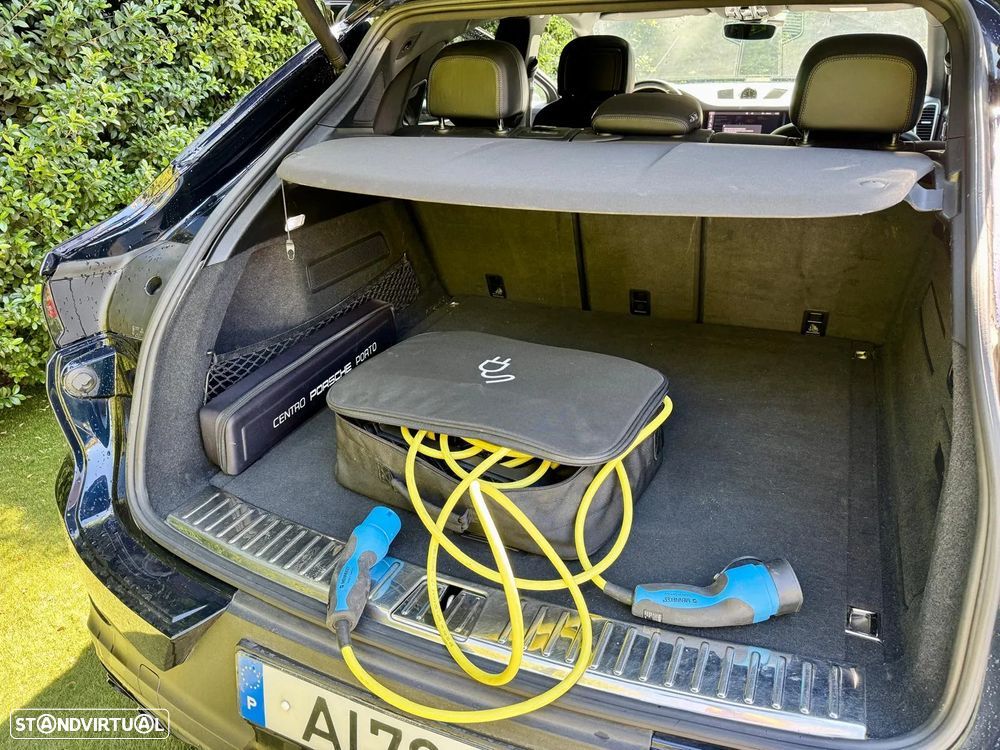 Porsche Cayenne Coupé E-Hybrid - 13