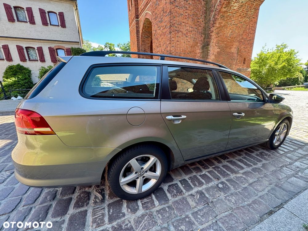 Volkswagen Passat - 15