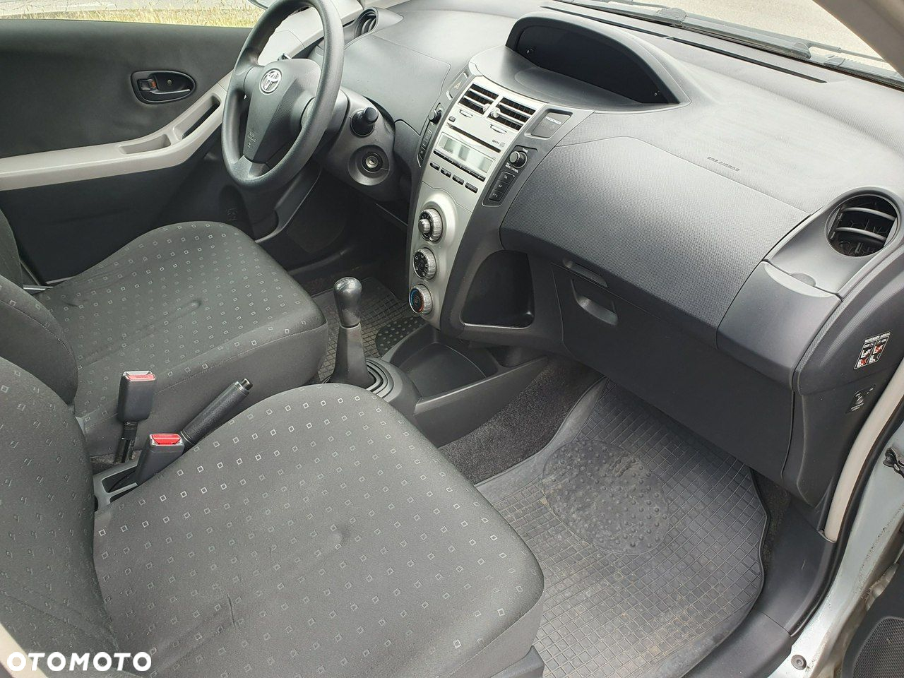 Toyota Yaris - 15