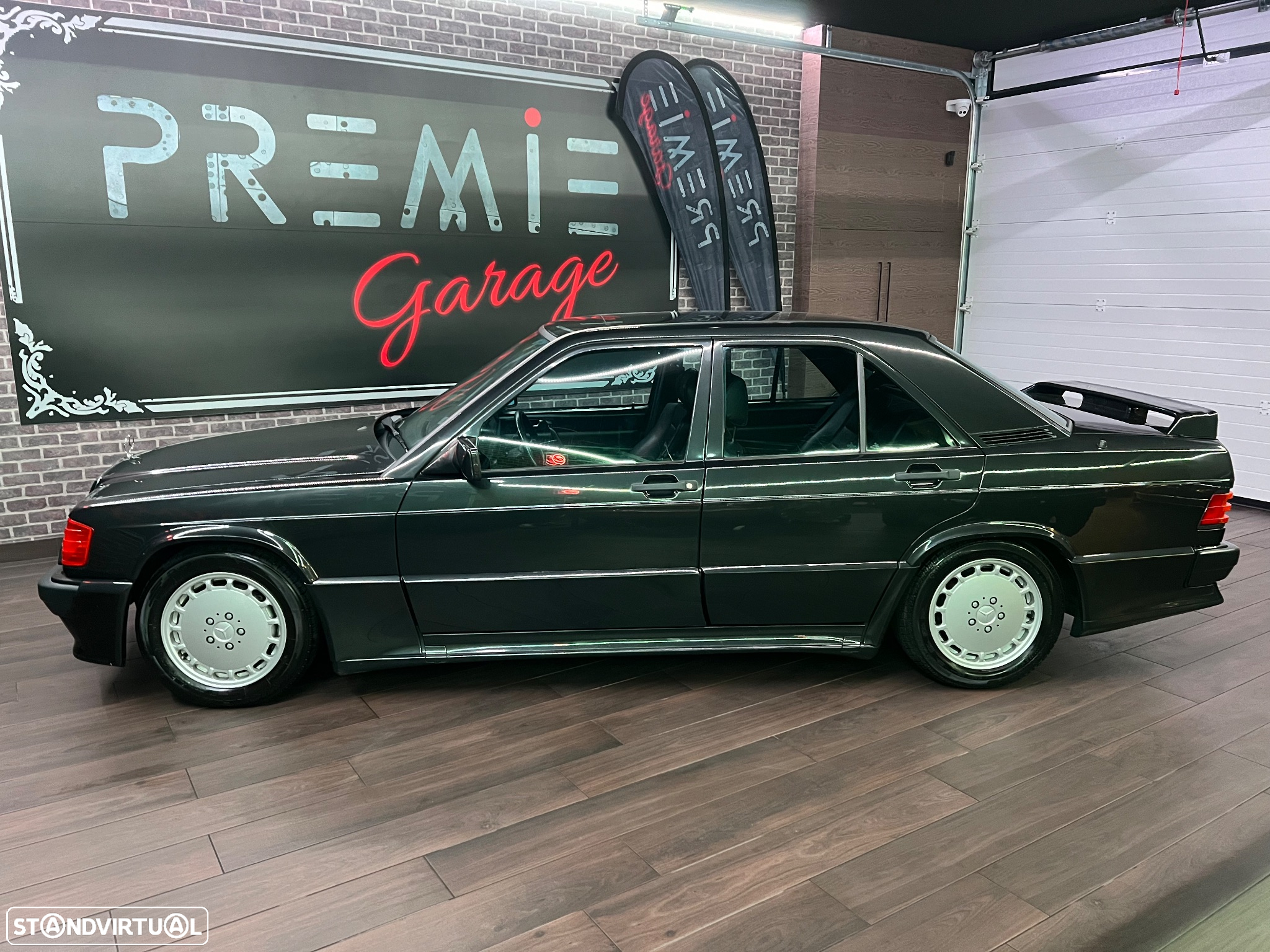 Mercedes-Benz 190 E 2.3 - 12