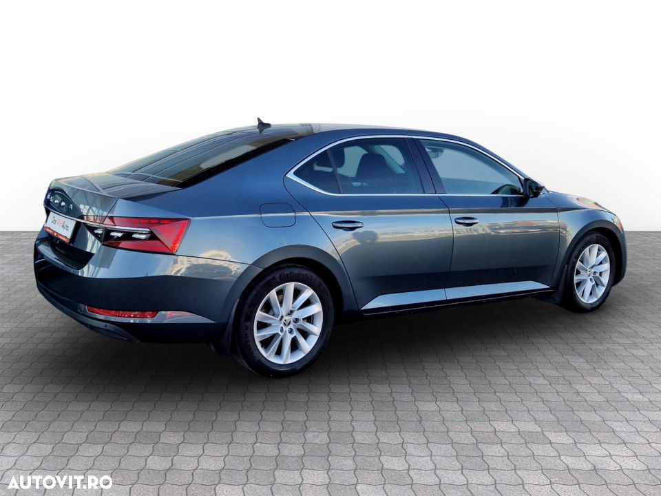 Skoda Superb 2.0 TDI DSG Ambition - 8