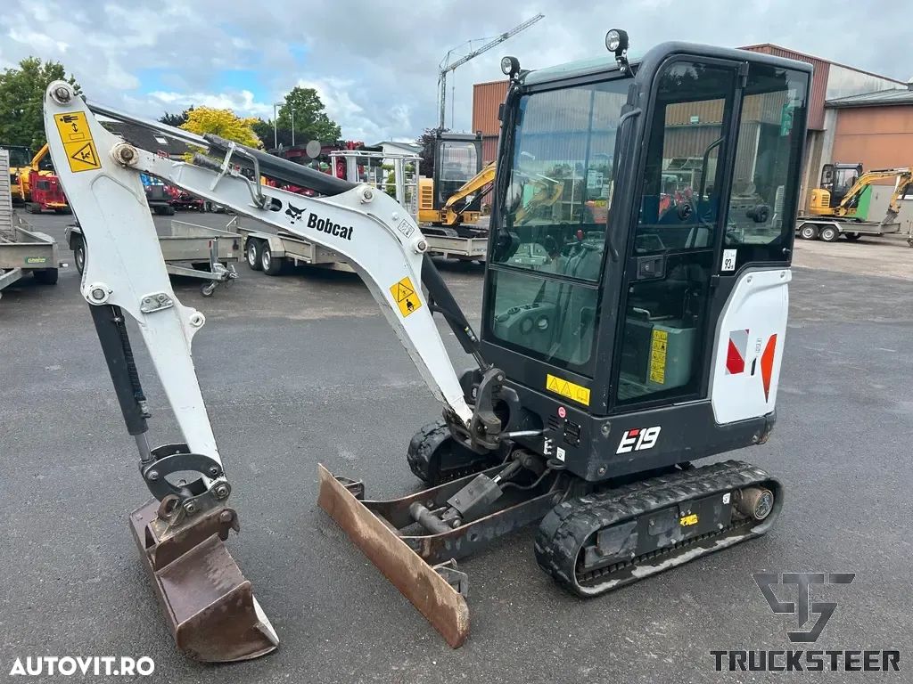 Bobcat E19 - 1