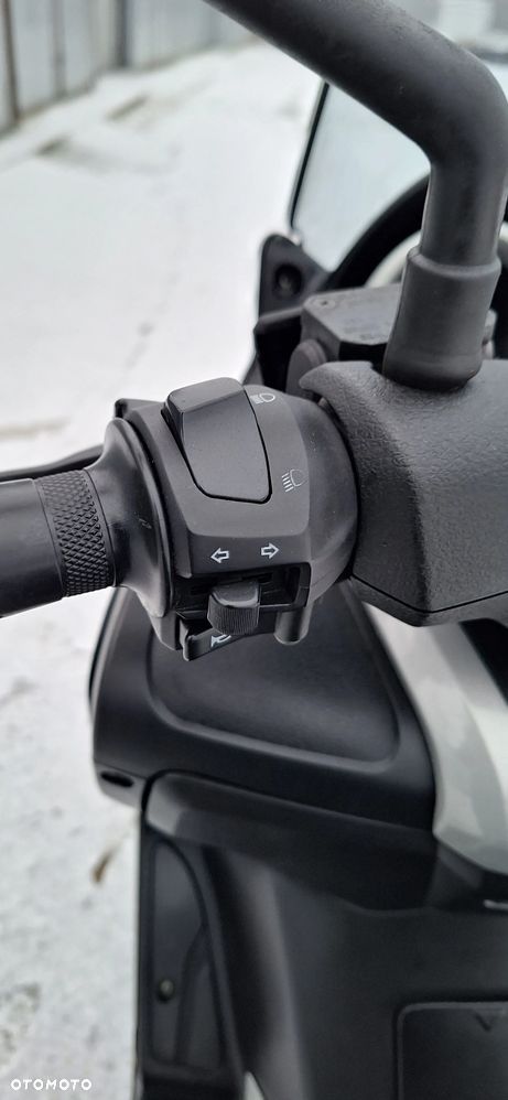 Yamaha X-max - 22
