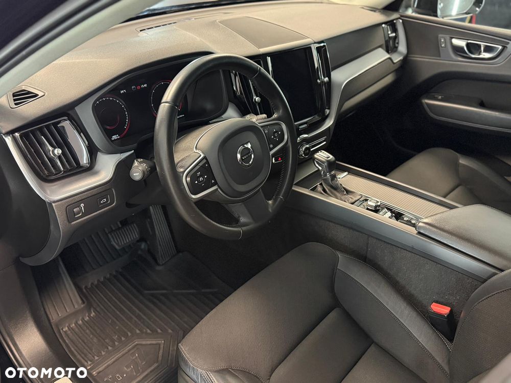 Volvo XC 60 D4 Momentum Pro - 17
