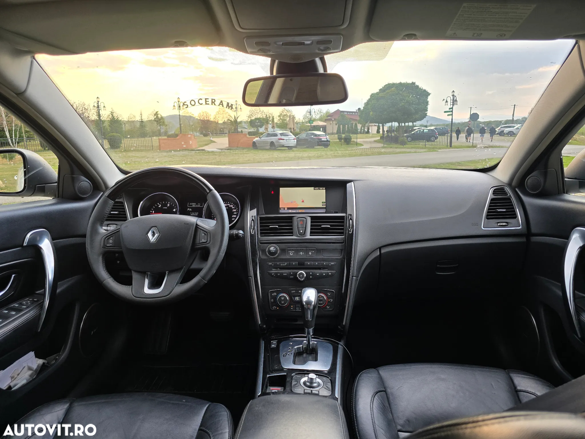 Renault Latitude 2.0 dCi Initiale Aut. - 12