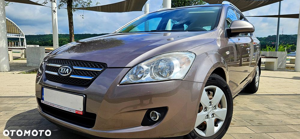 Kia Ceed - 1