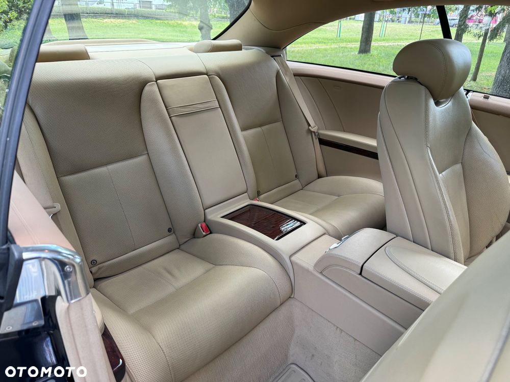 Mercedes-Benz CL 500 4-Matic BlueEff - 37