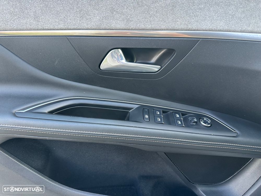 Peugeot 3008 1.6 Hybrid4 GT Line e-EAT8 - 25