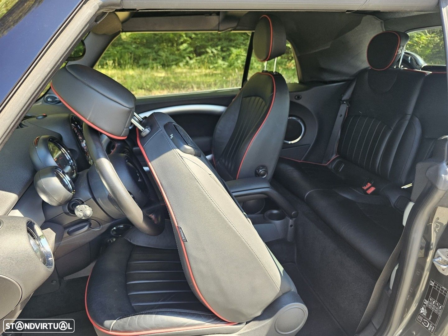 MINI Cabrio John Cooper Works - 9