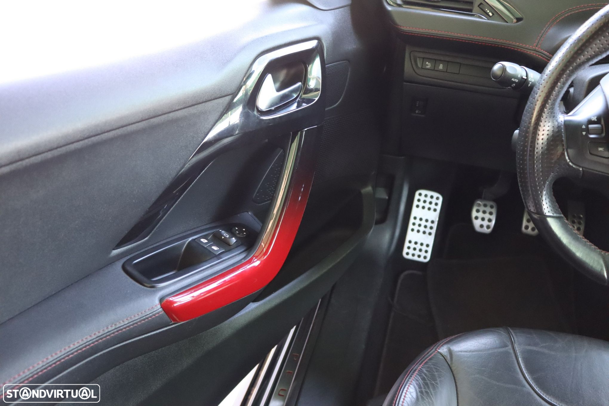 Peugeot 208 1.6 THP GTi - 14