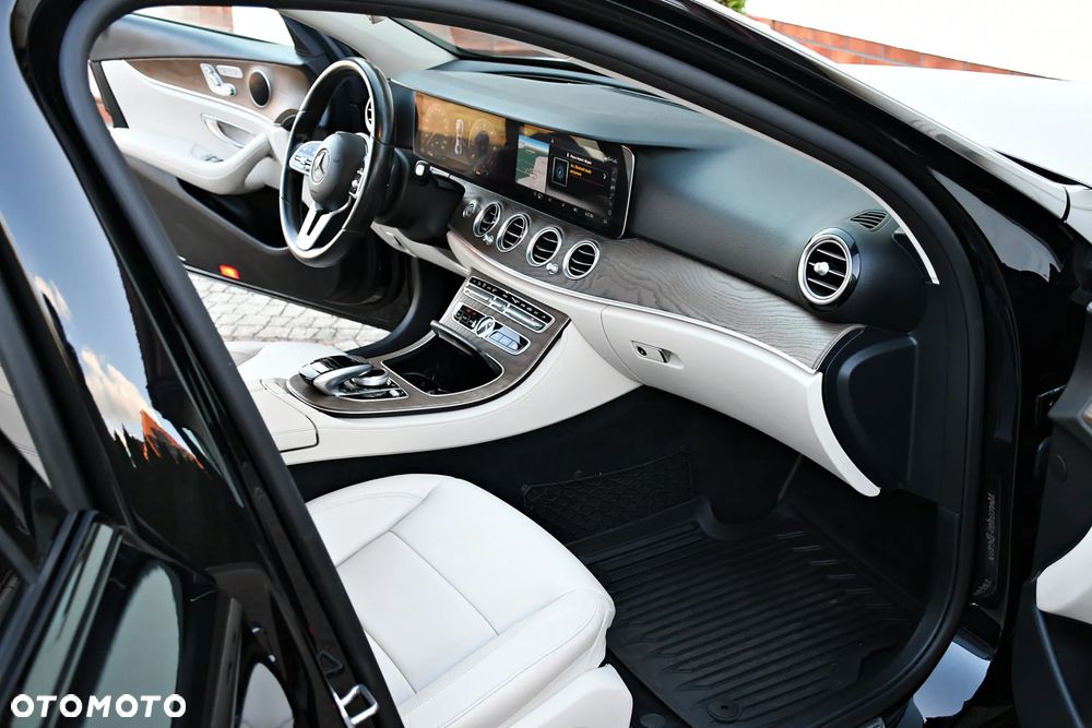 Mercedes-Benz Klasa E 220 d 4-Matic Business Edition 9G-TRONIC - 21
