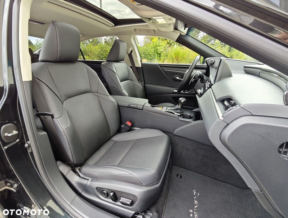 Lexus ES 300h Business Edition - 14