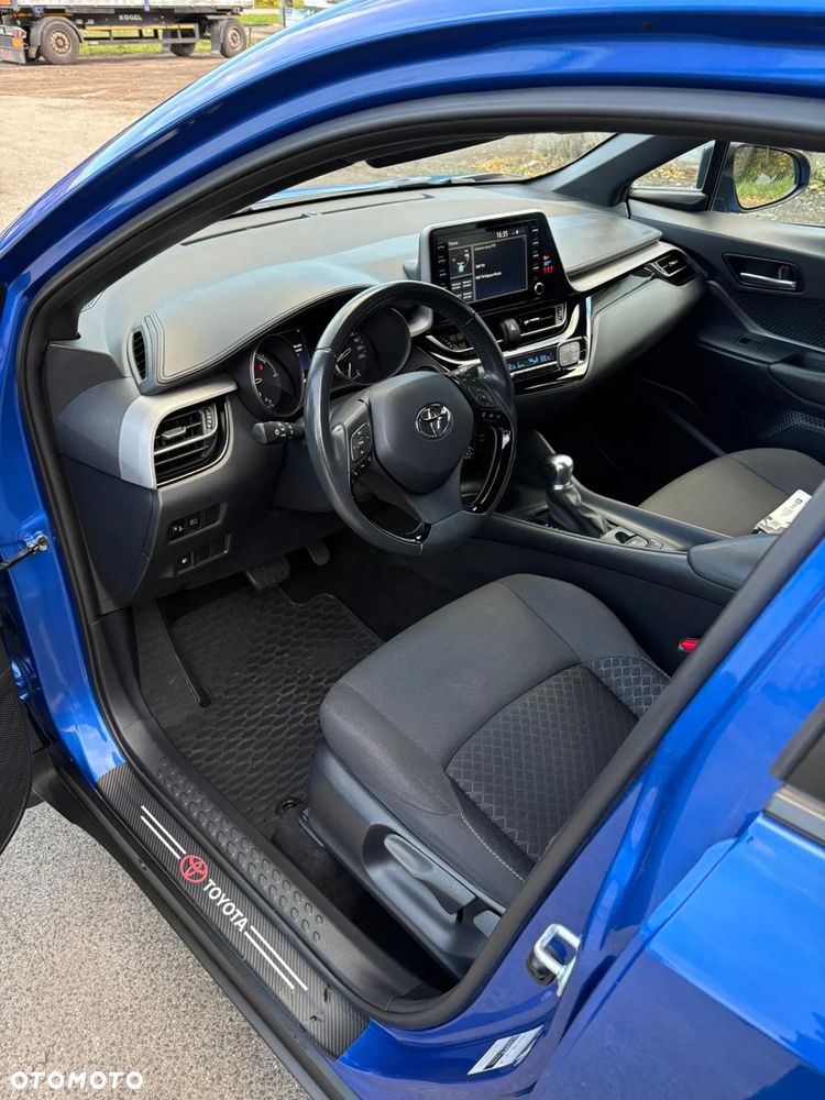 Toyota C-HR - 11
