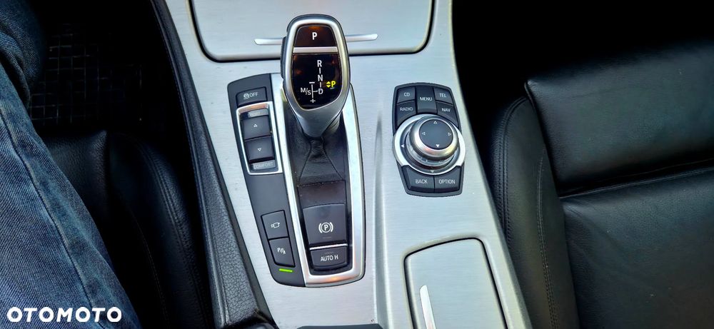 BMW Seria 5 550i Sport-Aut - 8