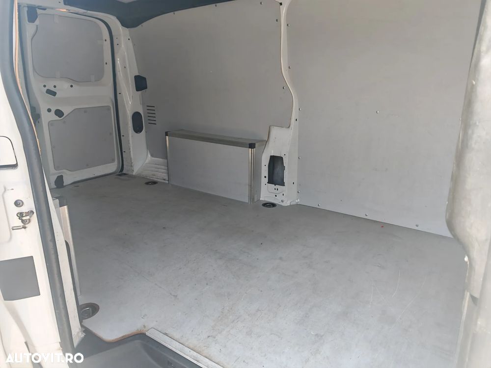 Opel Vivaro - 11