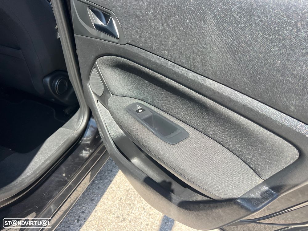 Peugeot 308 SW 1.2 PureTech Style J17 - 21