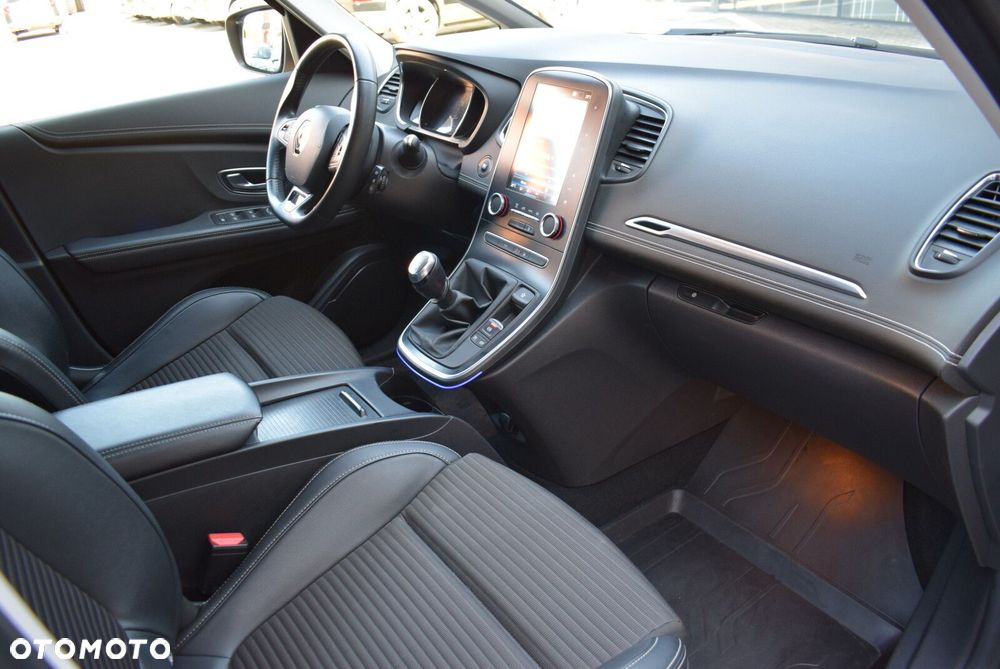 Renault Scenic - 16