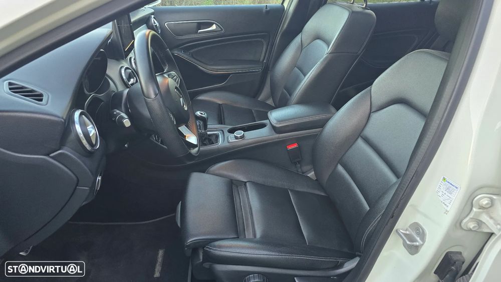 Mercedes-Benz GLA 180 - 25