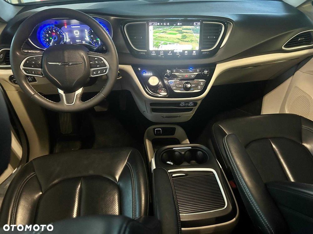 Chrysler Pacifica - 7