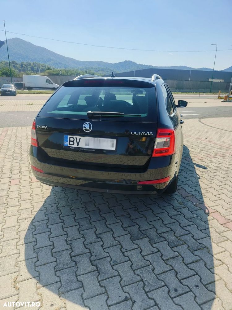 Skoda Octavia 1.6 TDI STYLE DSG - 5