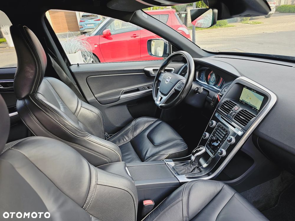 Volvo XC 60 D3 Drive-E R-Design Momentum - 34