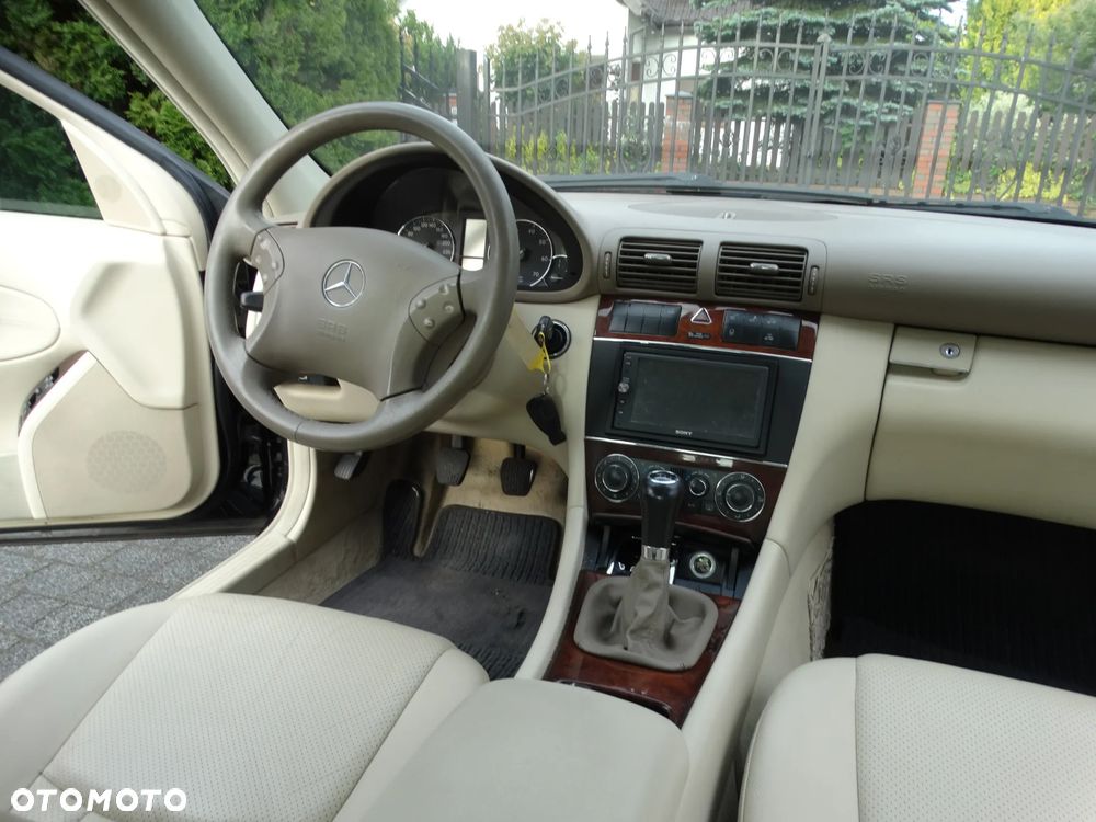 Mercedes-Benz Klasa C 200 Kompressor Avantgarde - 25